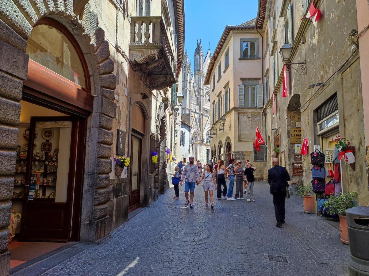 Carvajal Rooms: Historic Orvieto Center with AC and Netflix Exterior photo